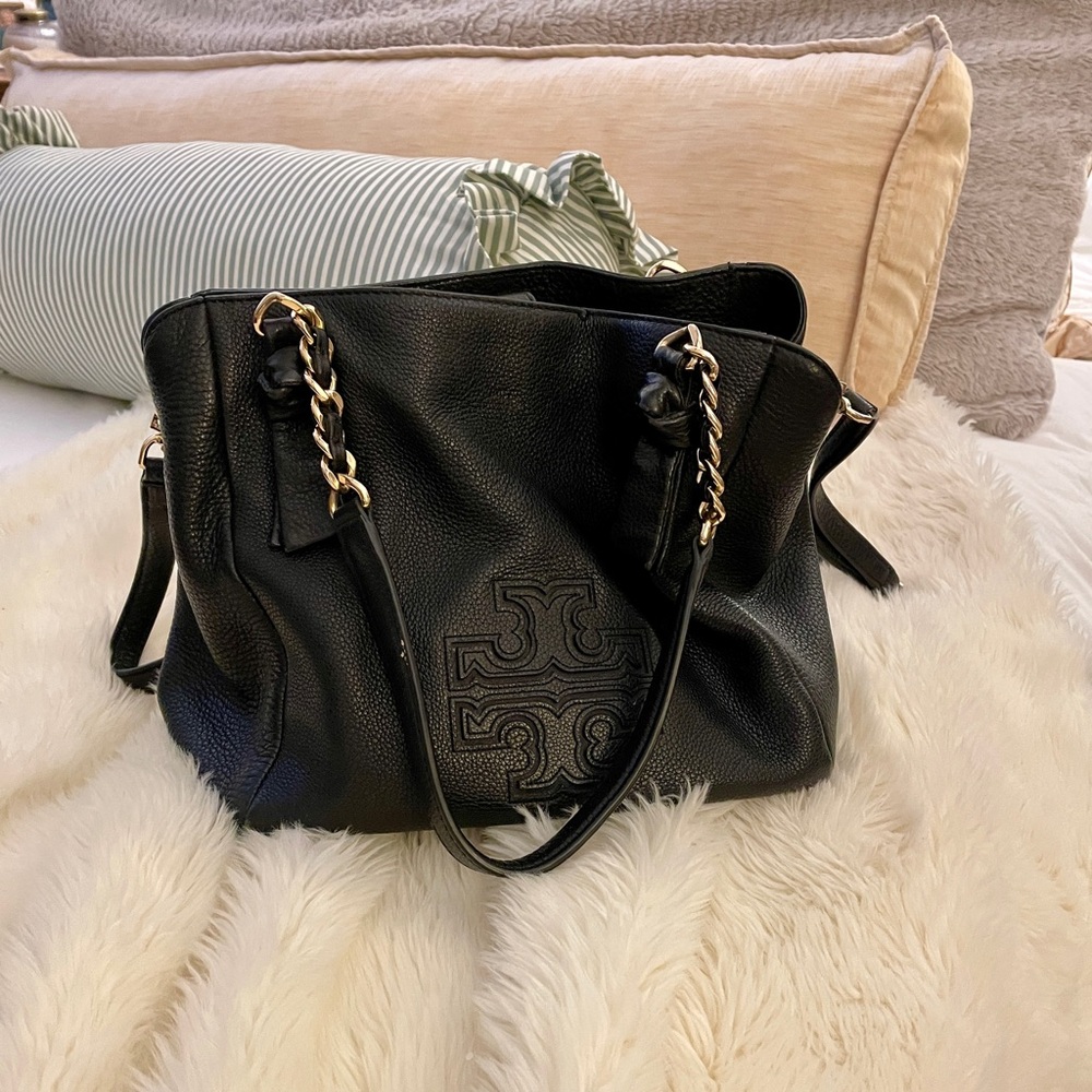 Tory Burch Black Leather Shoulder Tote with Gold Chain Accents - Picture 4 of 8